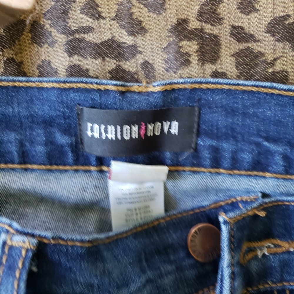 FASHION NOVA